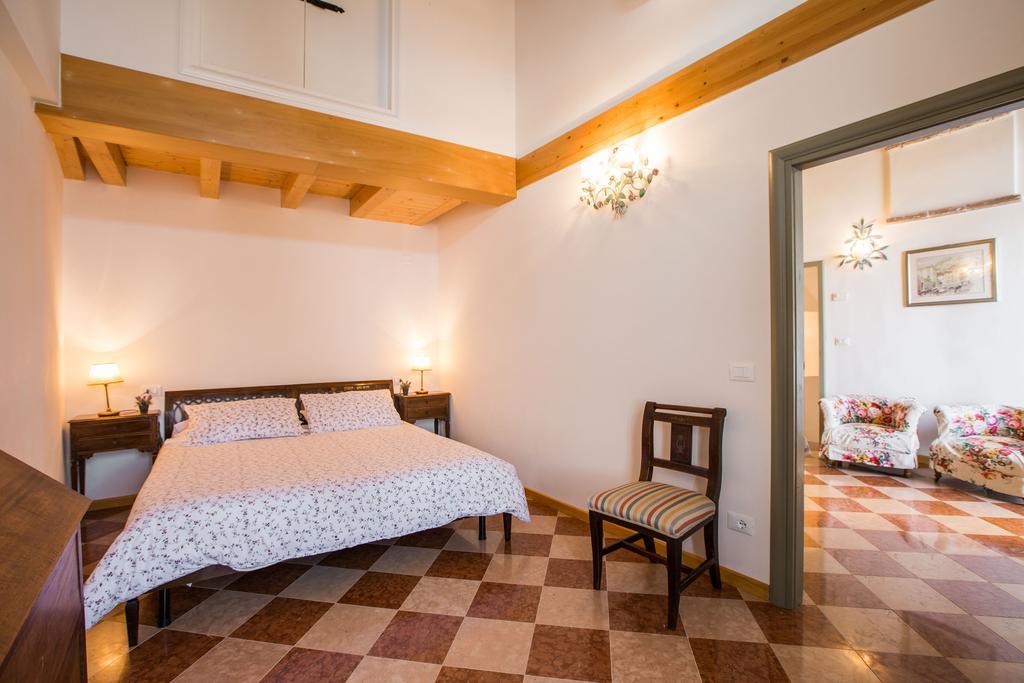 Le Camerine Apartment Water Front Toscolano Maderno Dış mekan fotoğraf